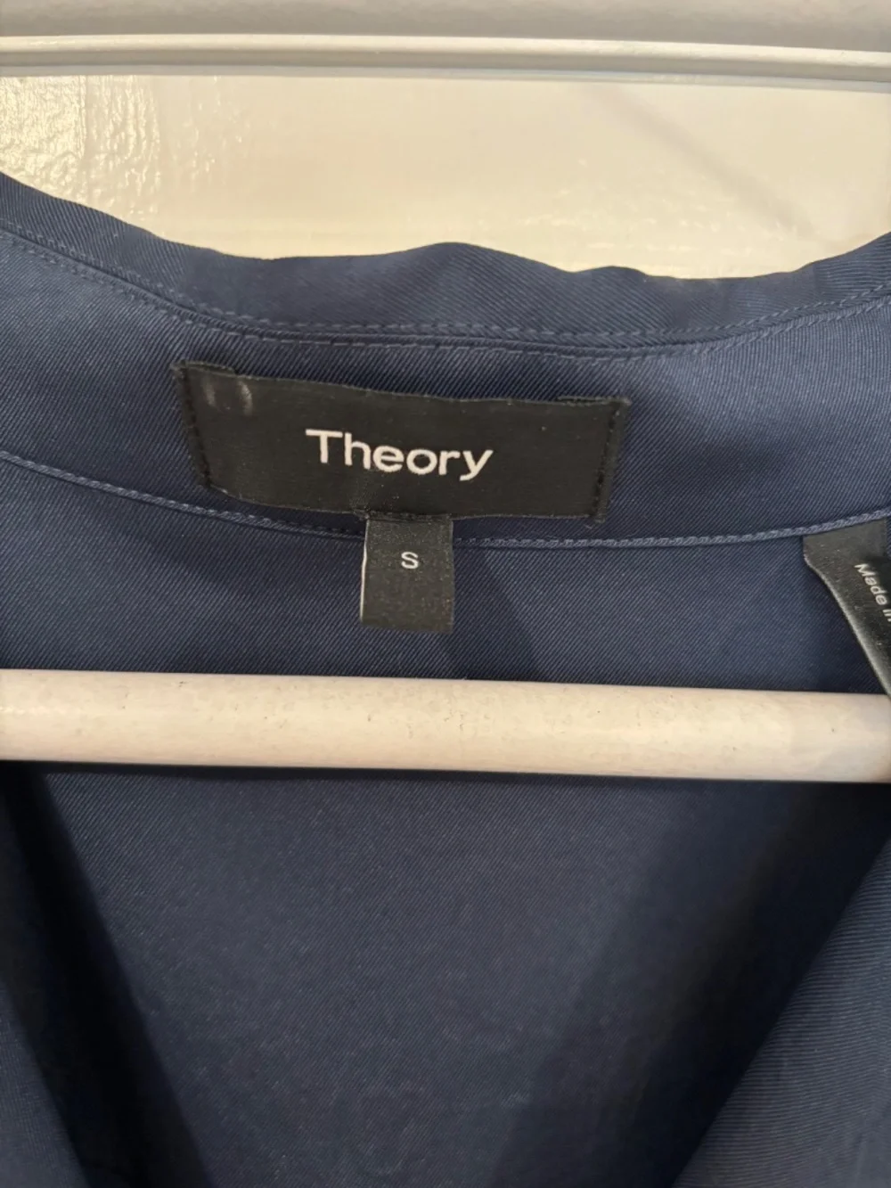 Theory button down blouse - Picture 2 of 5